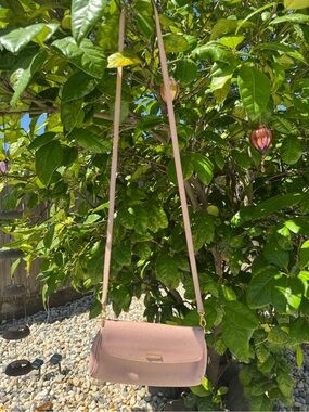 💗 FENDI Blush Pink Leather Crossbody Bag with Gold-Tone Accent